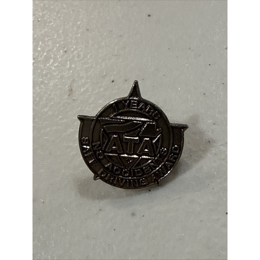 Collectible Lapel‎ Pin: ATA American Trucking Associations 1 Year Safe Driver